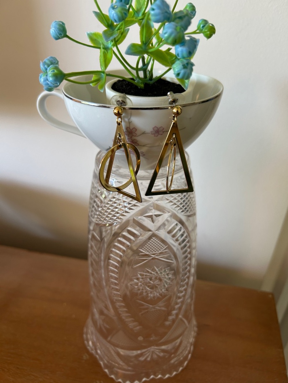 Avon Gold Geometric Drop Earrings
